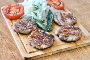 Kaşarlı Köfte — Lezzet Köftecisi